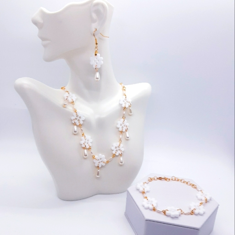 Valentine's Heart Collection: Charm Jewelry Set